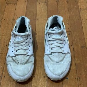 Nike White Huarache Size 6